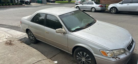 2000 Toyota Camry