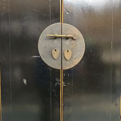 Lovely Asian upright cabinet with shelves and drawer