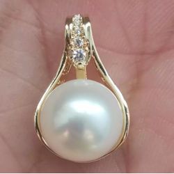 Natural Akoya Pearl Pendant 