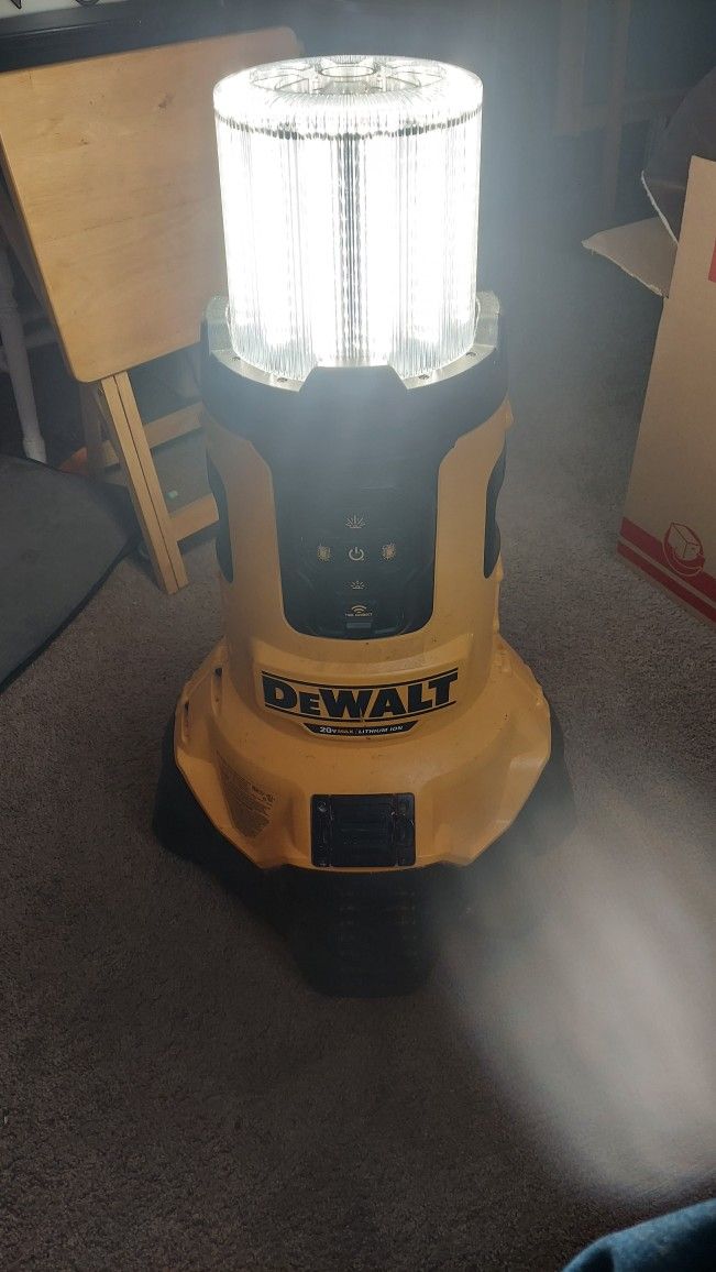 DeWalt DCL 070 Job Site Light $200 Firm