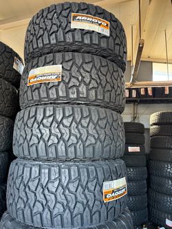 🚨‼️vendo set de llantas Lt 33x12.50 20 arroyo R/T tires