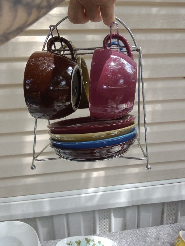 For Coffee Cups And Four Saucers With Hangable Rack