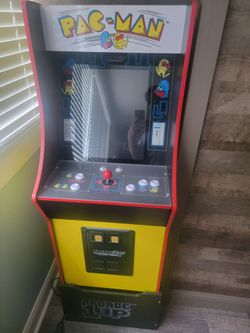 Pac man arcade machine comes with other games as well