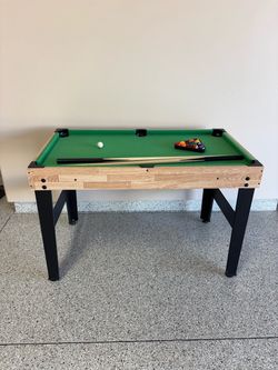 Kids pool table
