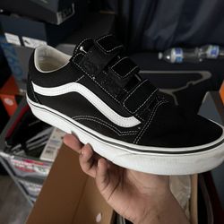 WORN 1 TIME Vans Strap Ons Size 8.5