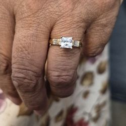 Robbins Bros. .75 CARAT PRINCESS 👸 CUT DIAMOND RING