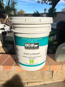 New 5 gallon interior ultra pure Behr paint