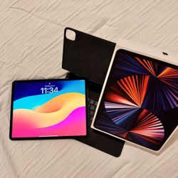 Ipad Pro(12.9-inch) (5th Generation) 128 GB Like New with Magic Keyboard And Box