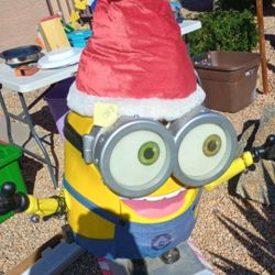 Christmas Singing Moving Minion