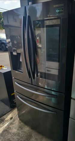 Ssmsung family hub refrigerator Black Stainless Steel
