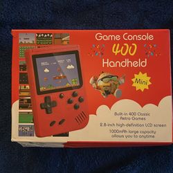 Handheld gaming console