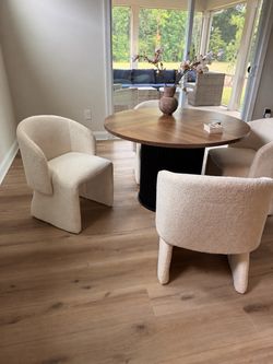 Dining Table with 4 chairs