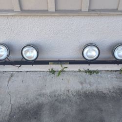 Off Road 4x4 Light Bar And 4 Bright Lights