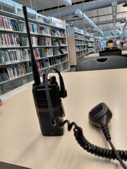 Motorola MOTOTRBO R2 Two-Way Radio with Shoulder Mic