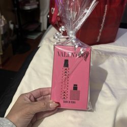 Valentino, Women’s “Born in Roma Donna” Gift Set, ” Travel Spray+Miniature, Eau De Parfum, New In Box, Great Gift 💝 🎁 💕 