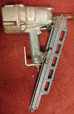 Hitachi Nailer NR83A