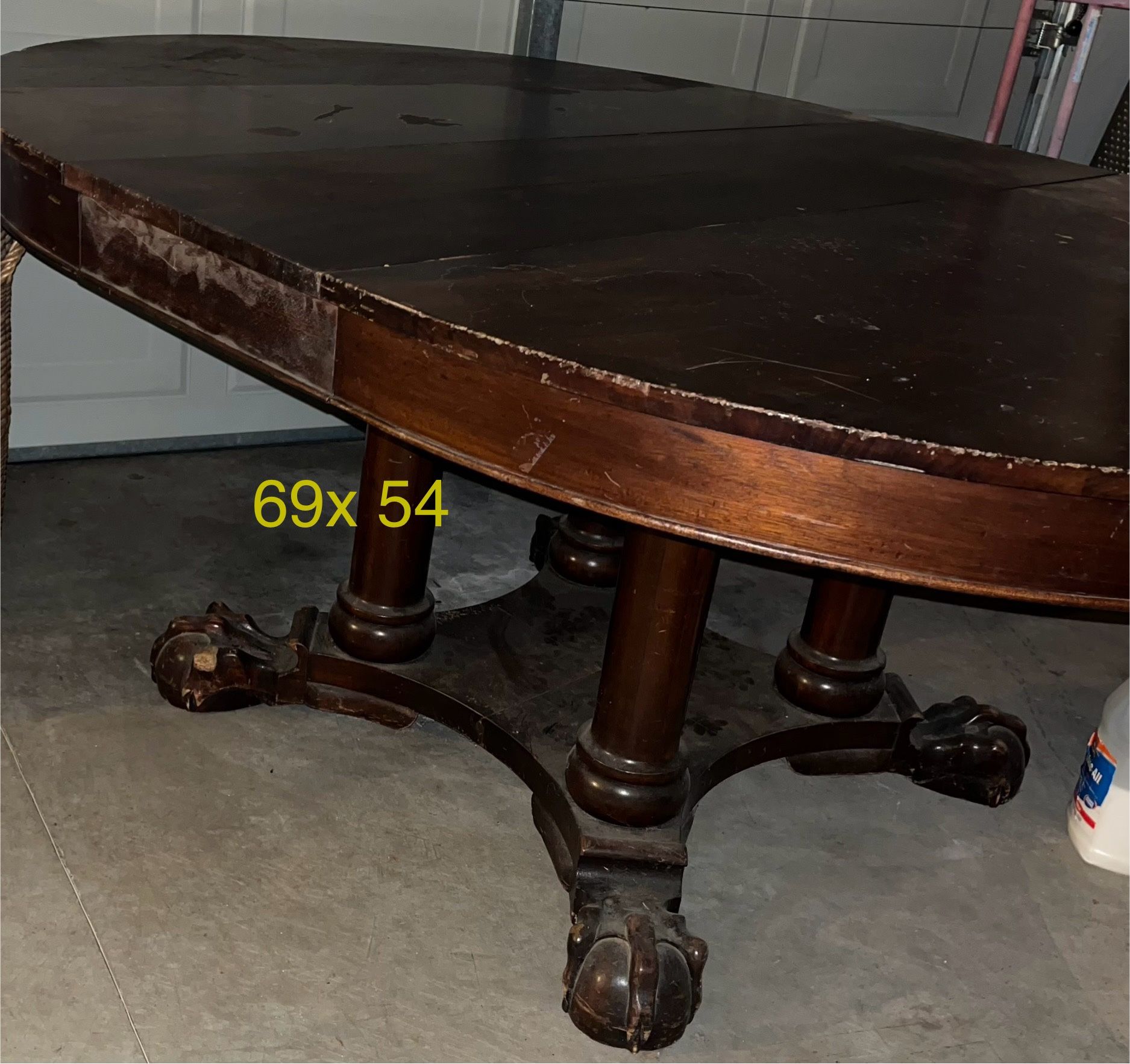 $150-Antique round table with leaf and 4 chairs (69x54 max)