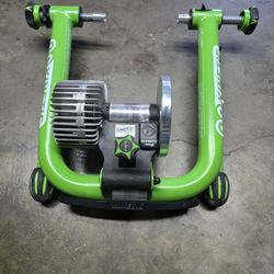 Kinetic Road Machine Zwift Bluetooth bicycle Bike trainer