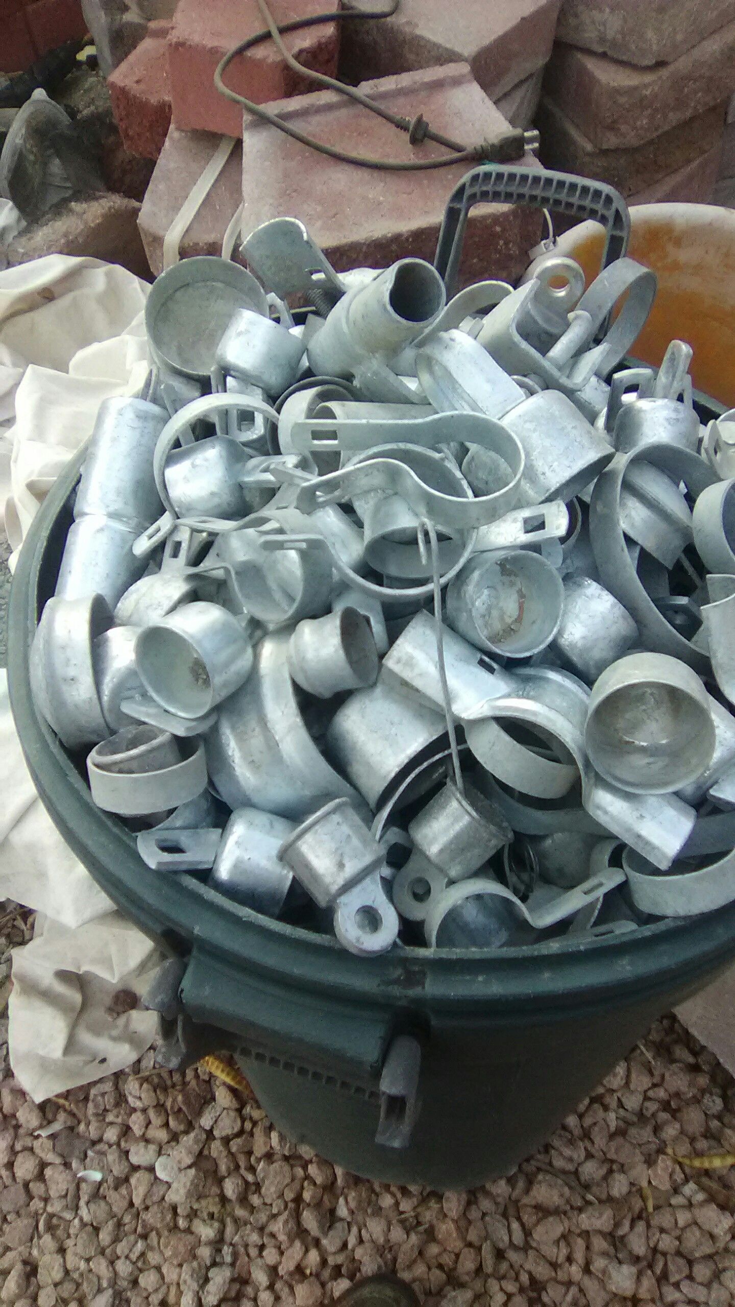 Chain link fittings