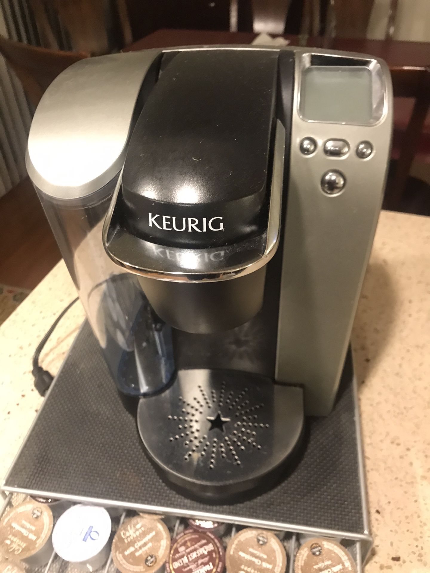 Keurig coffee maker single serve and k-cup holder (holds 36)