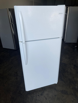 Frigidaire Top Freezer Fridge – White, Clean, 19 cu ft