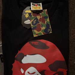 BLACK/RED BAPE SHIRT