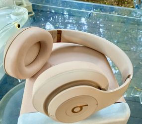 Beats By Dre Beats Studio Pro x Kim Collection Moon Color 