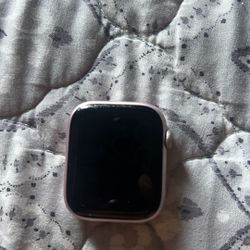 Apple Watch Series 9 in pink color