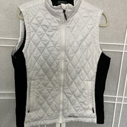 MARMOT down puffer Black & White VEST