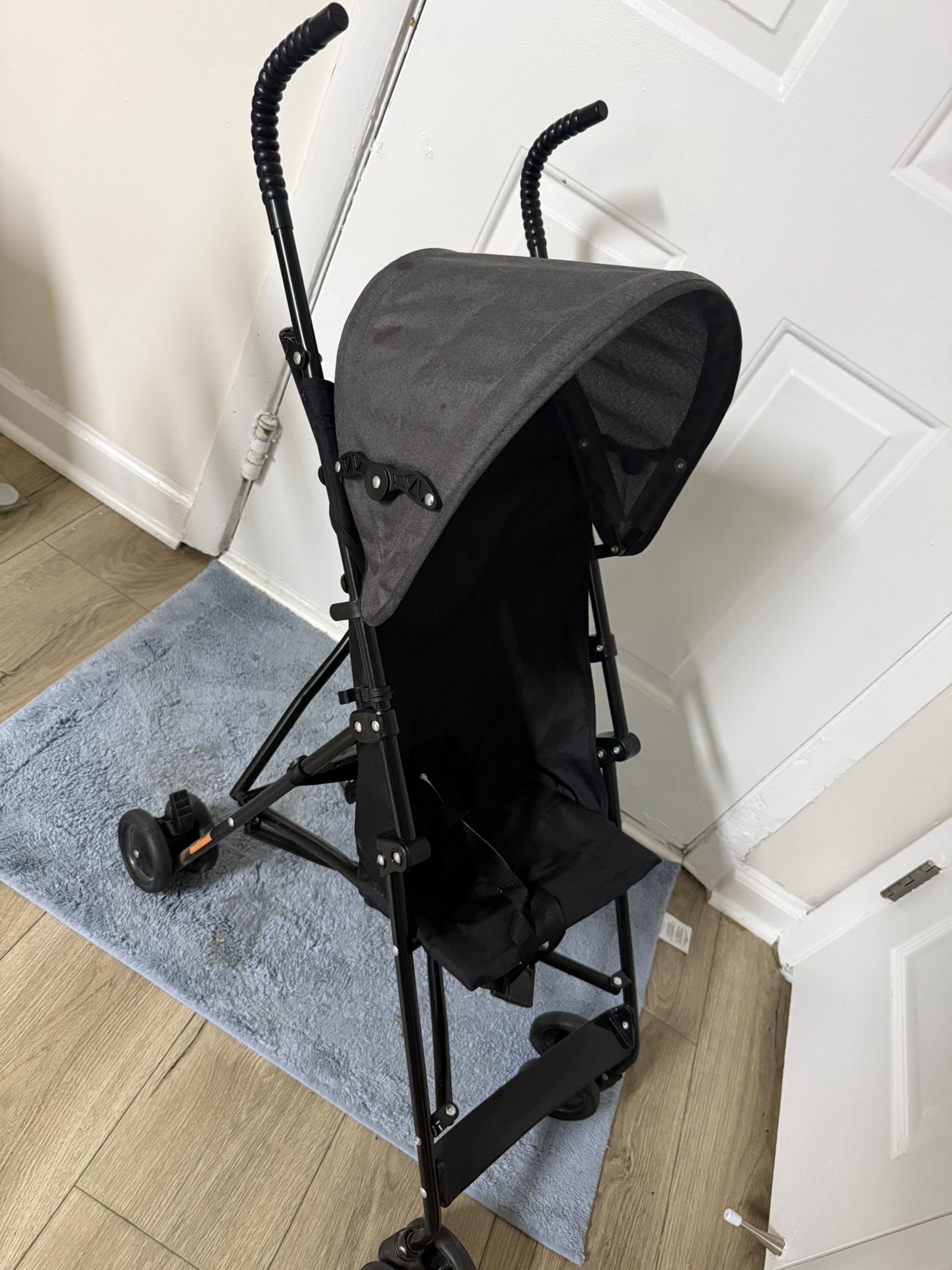 Dream On Me Aero Travel Umbrella Stroller, One-Hand Quick Fold, 3-Point Safety Harness, Dual Brakes, Adjustable Removable Canopy, Lightweight Compact 