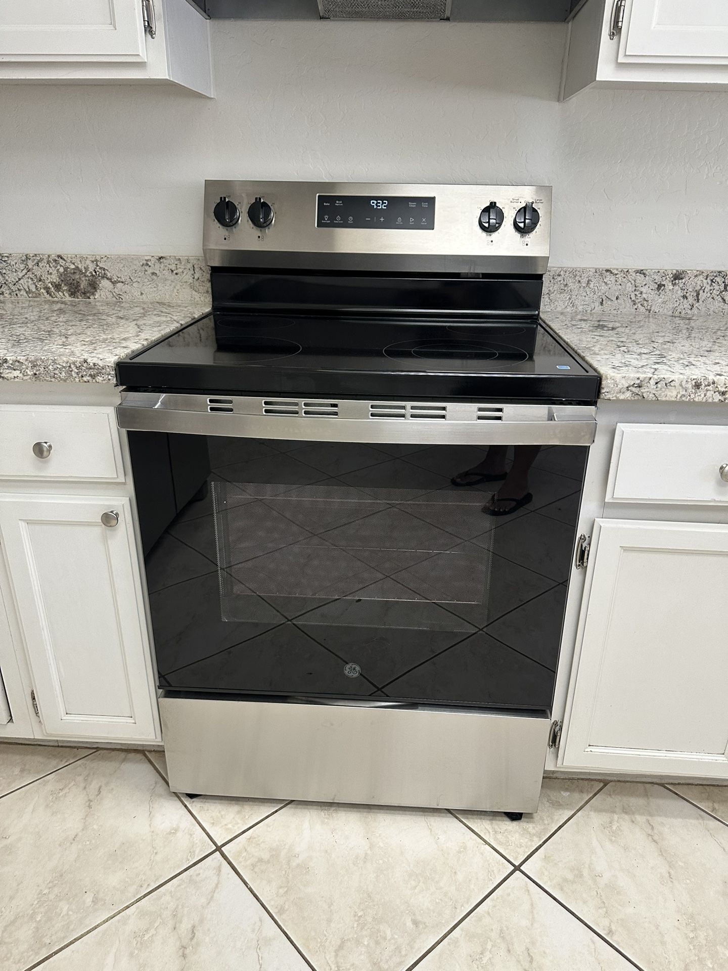 GE Electric Stove