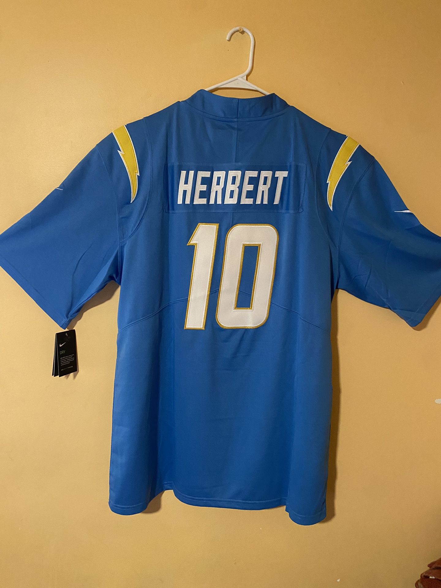 Justin Herbert LA Chargers popular Game Day Jersey White XL New With Tags