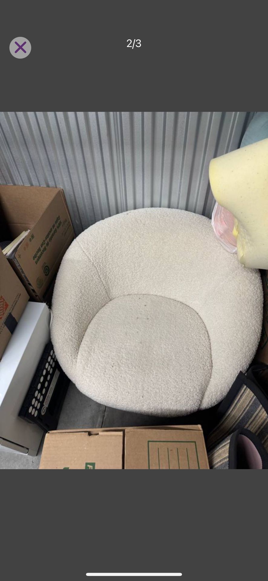 Cute Cozy Single-Person Swivel Couch
