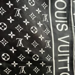 Authentic Louis Vuitton Silk Scarf for Sale in El Segundo, CA