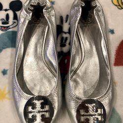Tory Burch Silver Metallic Leather Ballet Flats Size 8