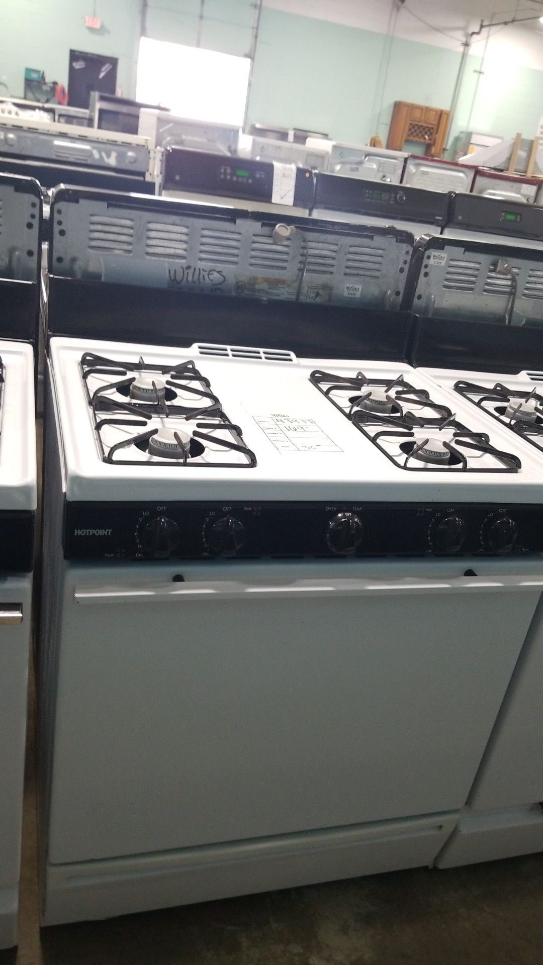 Hotpoint natural gas Stove 30inches