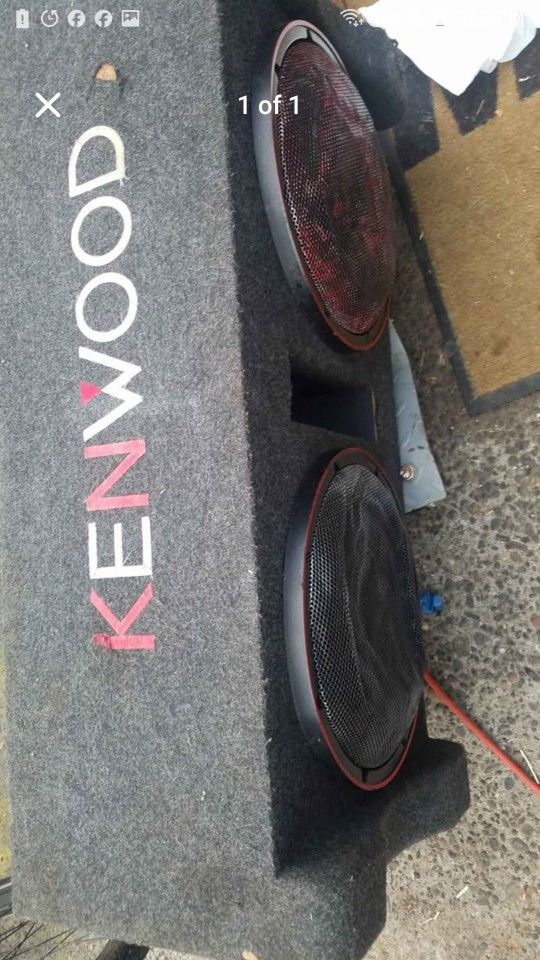 2 12in Kenwood Excelion Speakers In Kenwood Box 