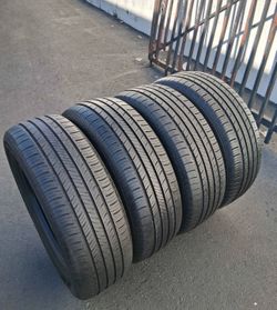 225 55 18 HANKOOK I'm selling this set of tires with 80% life left on all 4
