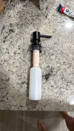 *NEW* Black soap dispenser