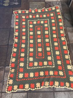 Vintage beautifully made crochet blanket