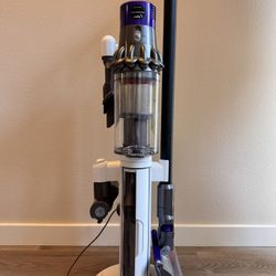 Dyson V10 Absolute Cordless Vacuum + Charging Dock (Full Set)