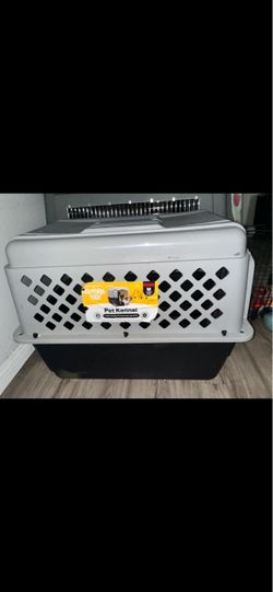 Every yay Medium pet kennel airport style