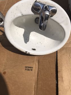 Cast iron bathroom sink 100 for three Or 40 Each