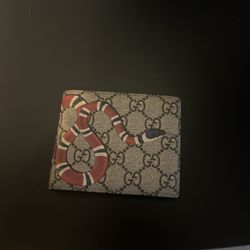 gucci wallet 