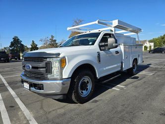 2017 Ford F-350 Chassis