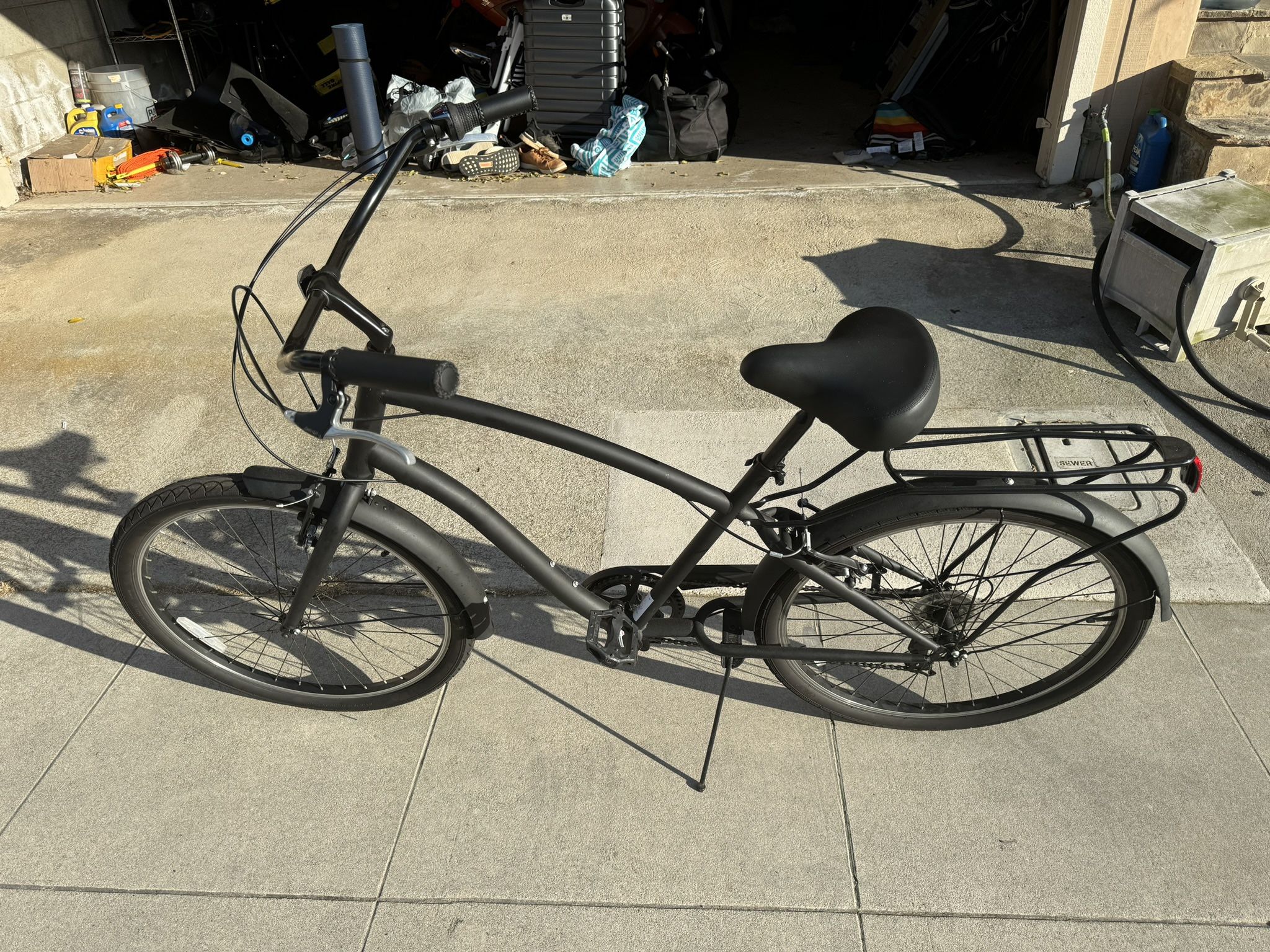 Black 7-speed Beach Cruiser Bike