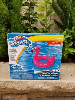 Flamingo float