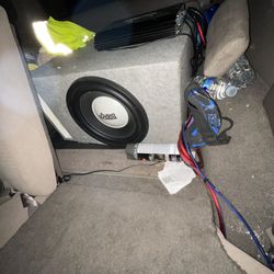 Amp And Subwoofer 