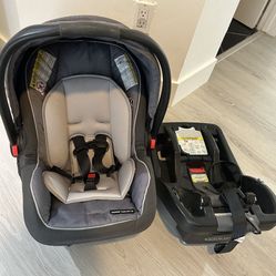 Graco Snugride 35 Car seat