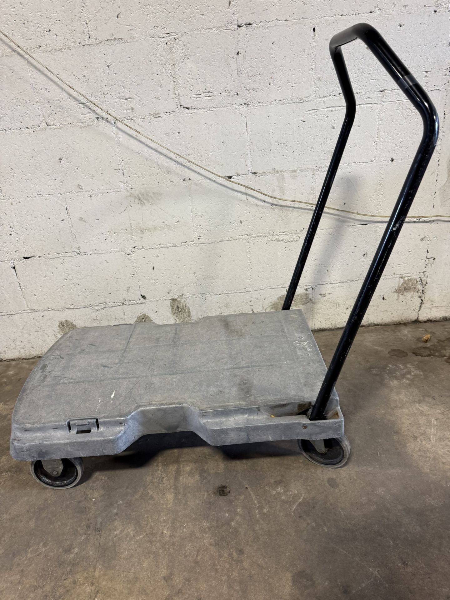 Handle Dolly